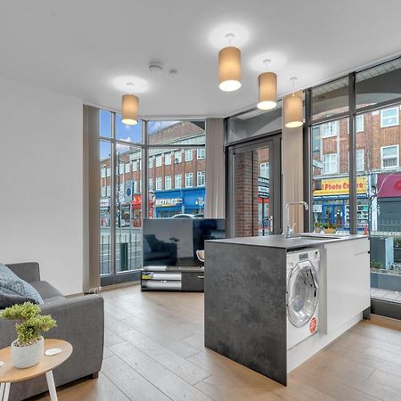 Luxury Heathrow Airport Apartment Yiewsley Exteriör bild