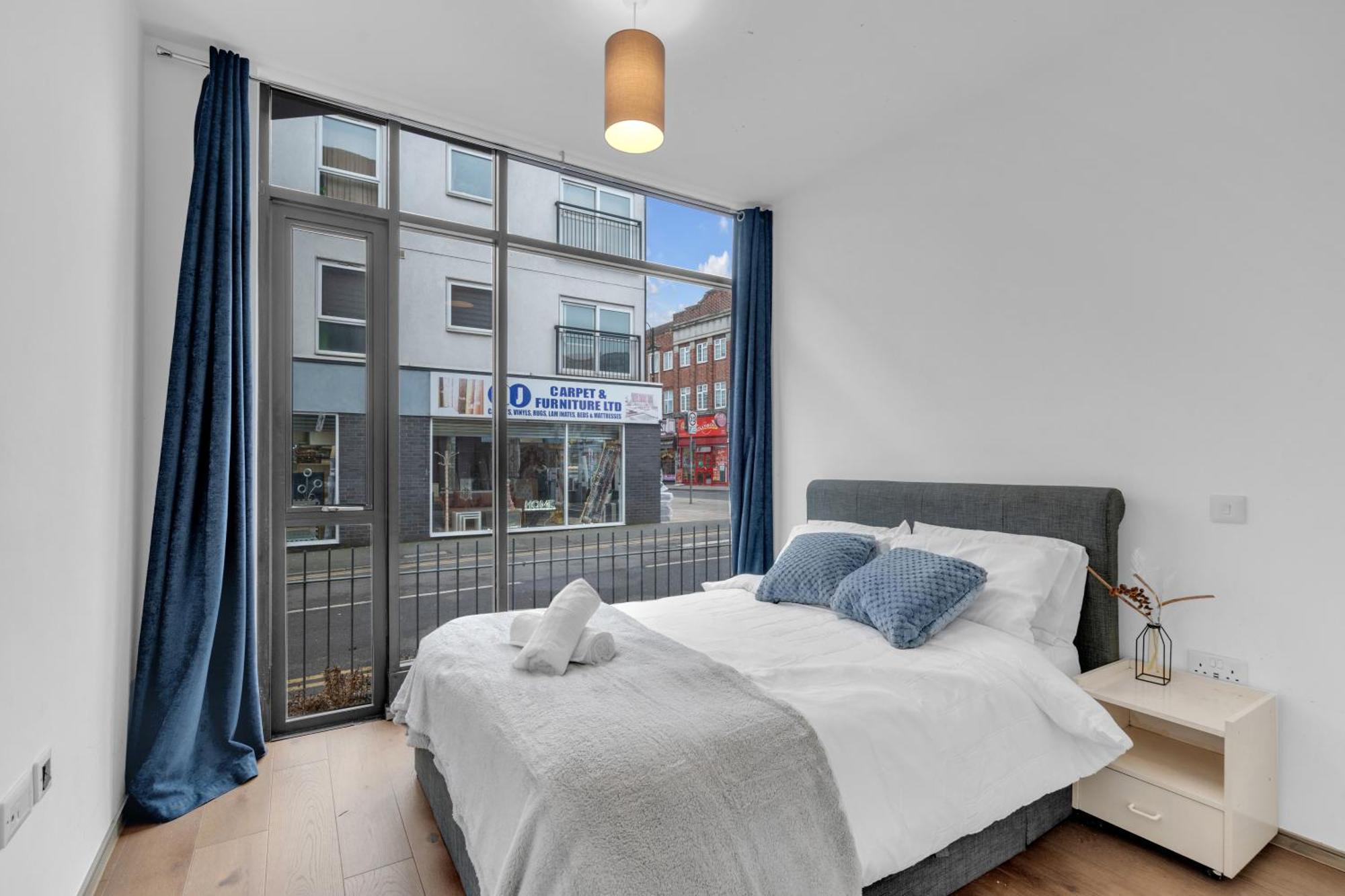 Luxury Heathrow Airport Apartment Yiewsley Exteriör bild