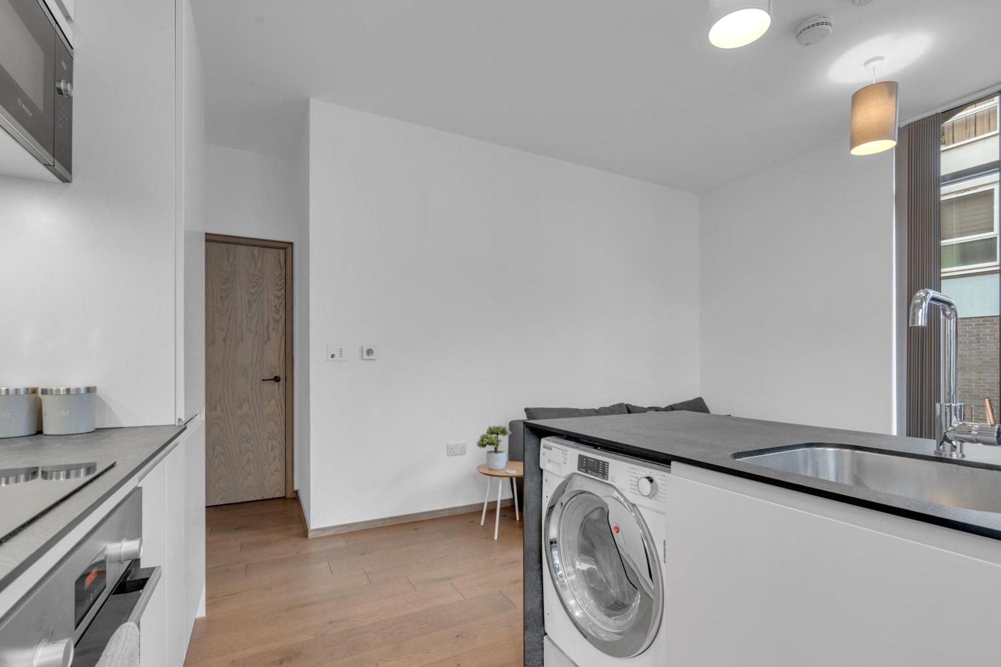 Luxury Heathrow Airport Apartment Yiewsley Exteriör bild